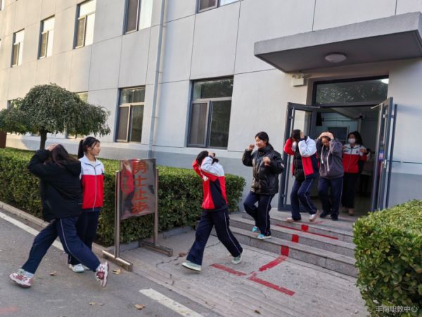 生命教育 安全篇——丰南职教中心全体住宿生安全疏散与逃生演练