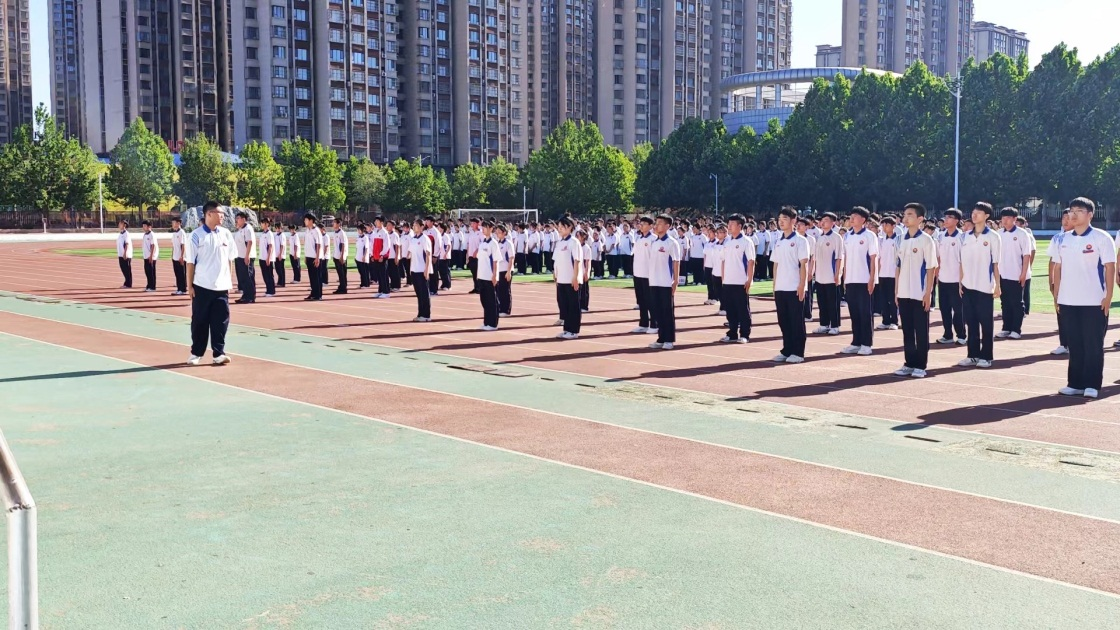 用奋进书写青春荣光 ——计算机专业部和平面设计专业部会操比赛圆满完成